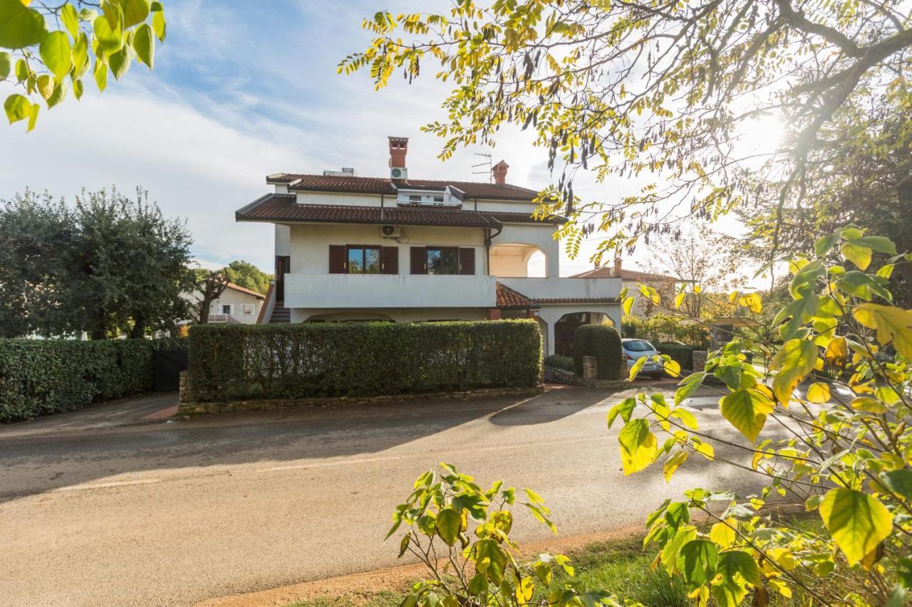 Apartments With A Parking Space Karigador, Novigrad - 2534 Exterior photo