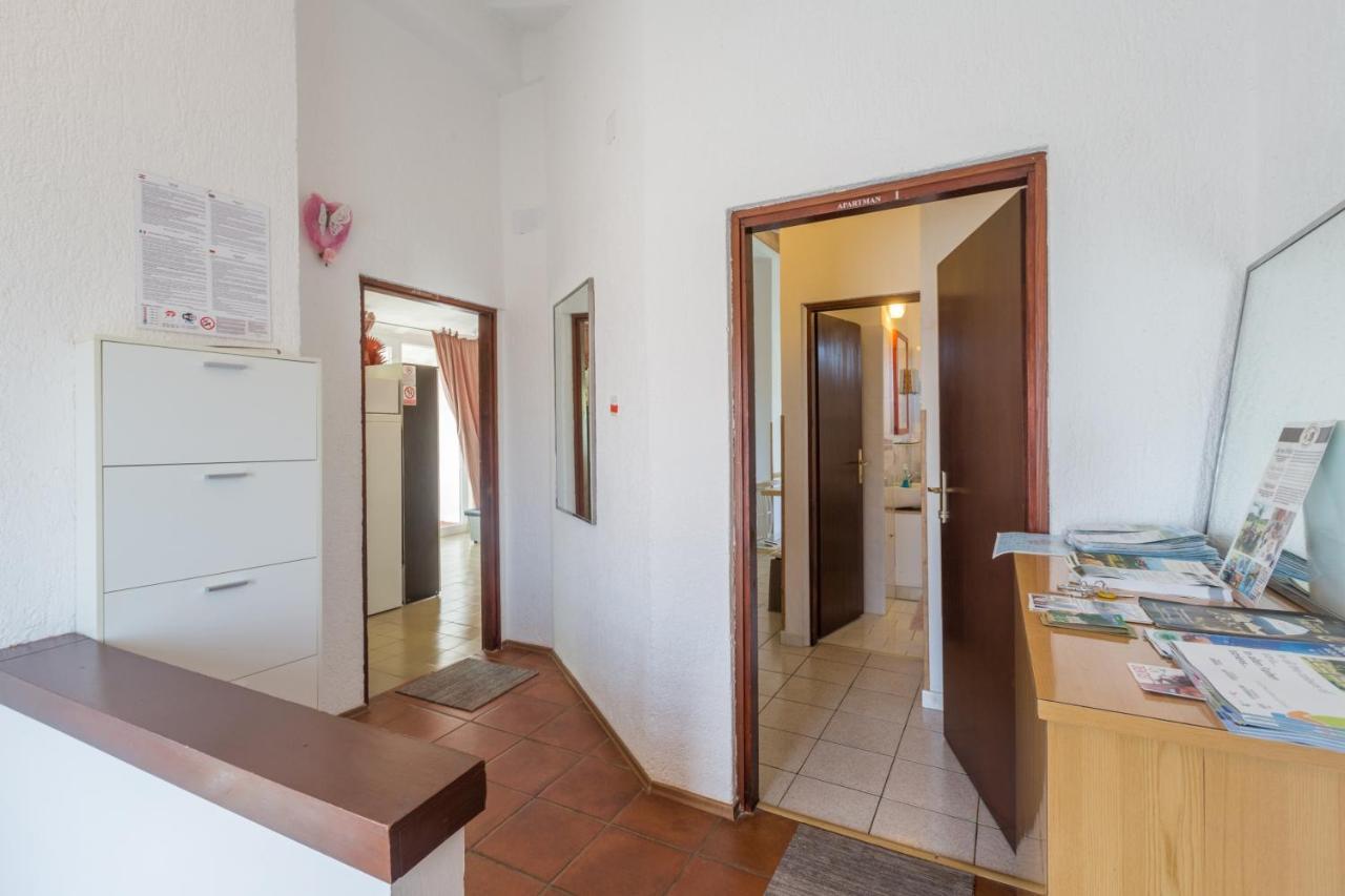Apartments With A Parking Space Karigador, Novigrad - 2534 Exterior photo