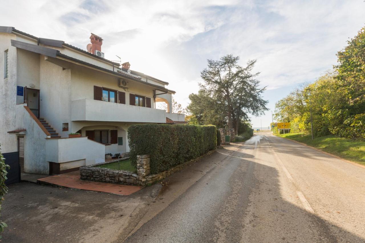Apartments With A Parking Space Karigador, Novigrad - 2534 Exterior photo